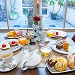 Ξενοδοχείο Batschari Palais 4*